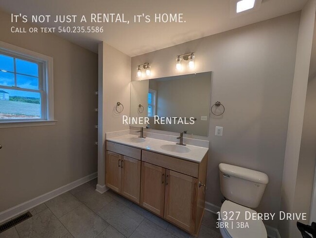 Building Photo - 1327 Derby Dr