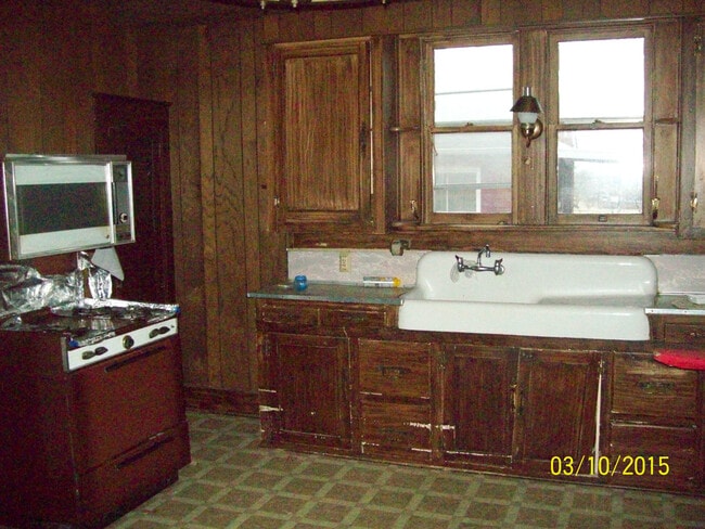 Building Photo - FARMINGTON - Historic downtown location / ...