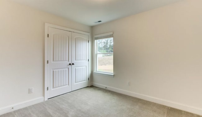Building Photo - Available Now - Beautiful Open Floorplan 3...