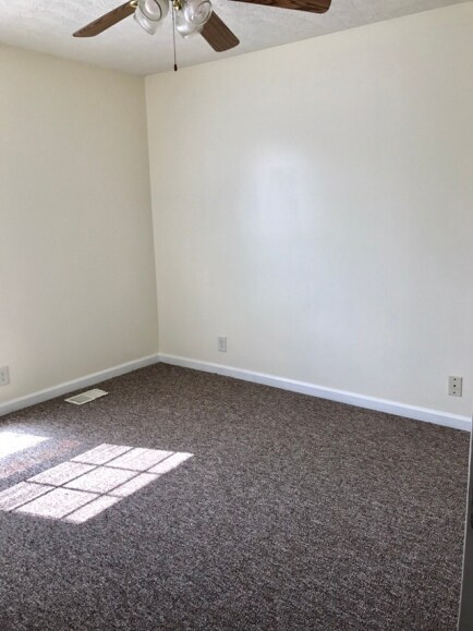bedroom 2 - 805 Mark St