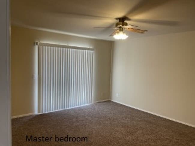 Building Photo - 3639 Tarpon Dr