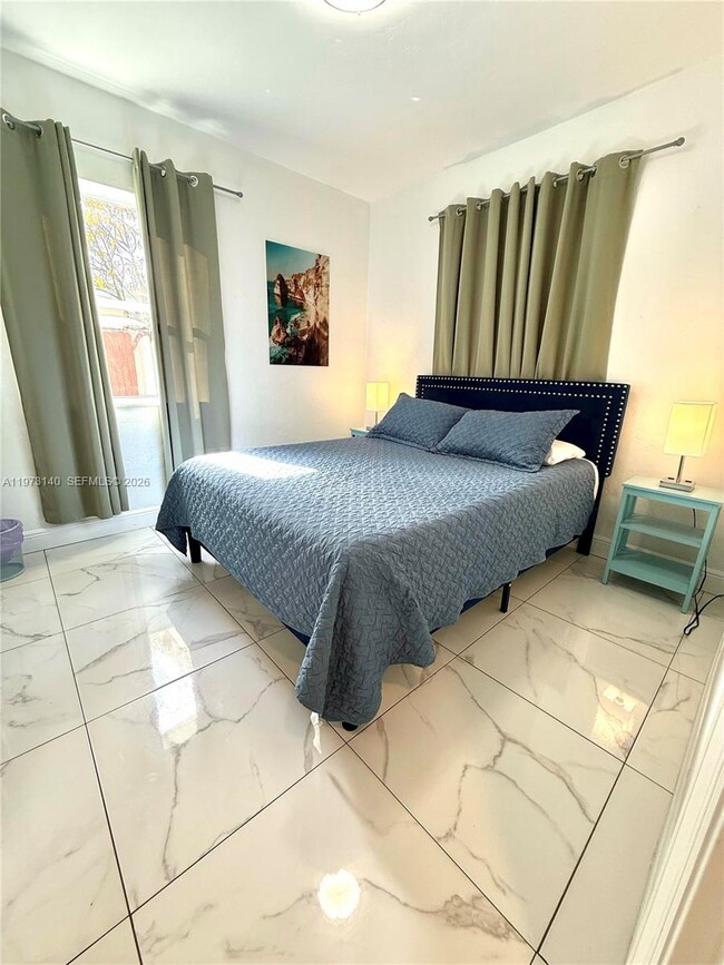 Building Photo - 133 SW 22nd Terrace