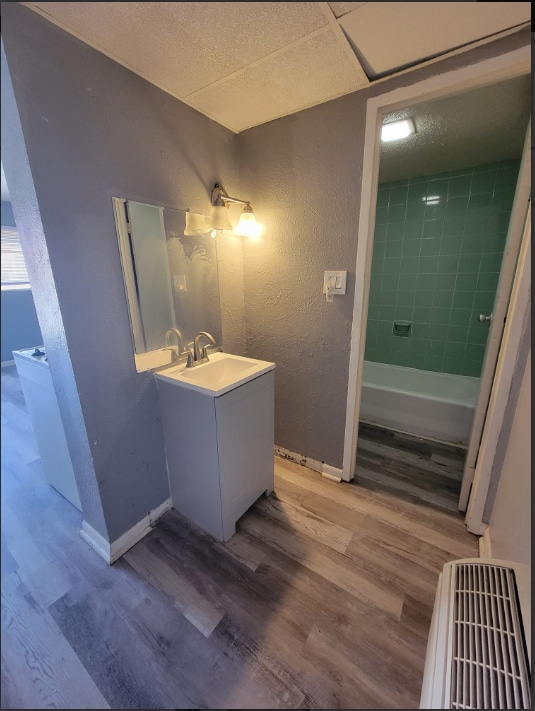 Building Photo - Summit