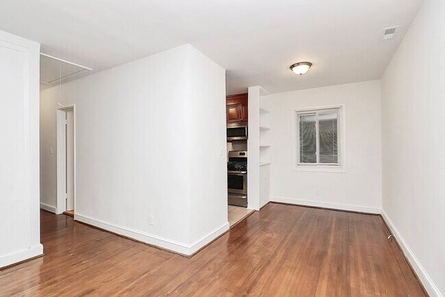 Building Photo - Charming 2BD/1BA Unit on Pecan Ave!