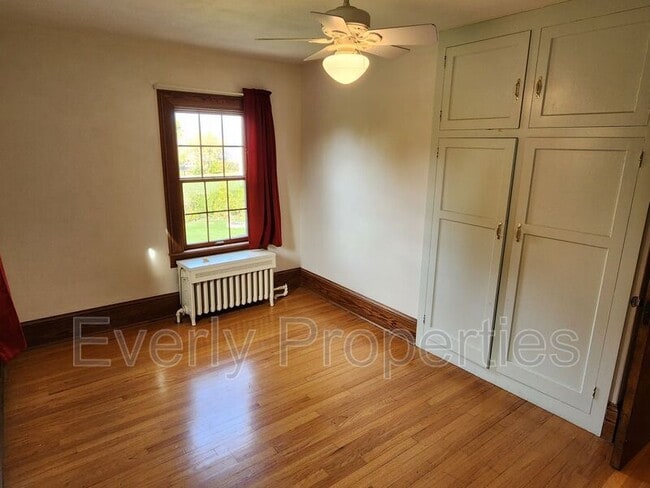 Building Photo - 120 68th Pl