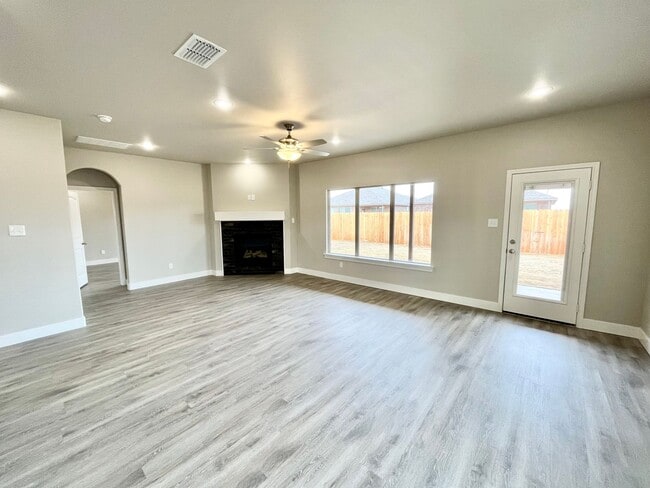 Building Photo - 4bed 2 bath - Frenship ISD