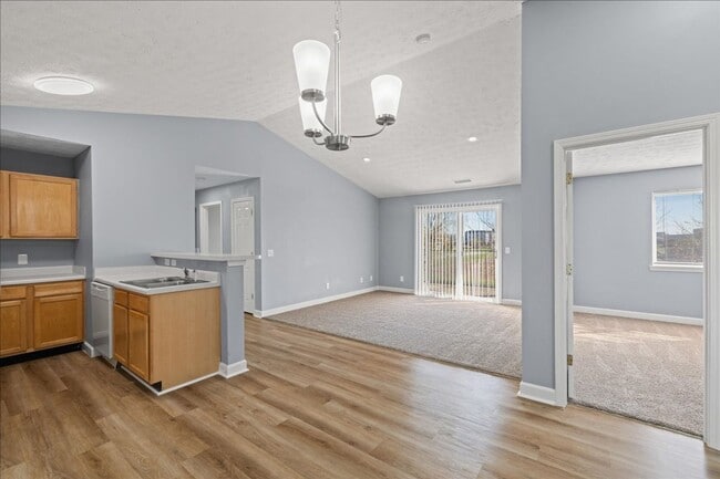 Building Photo - Cross Pointe Business Park***Walking Distance to Costco***2 Bedroom Apartment Promenade Developme...