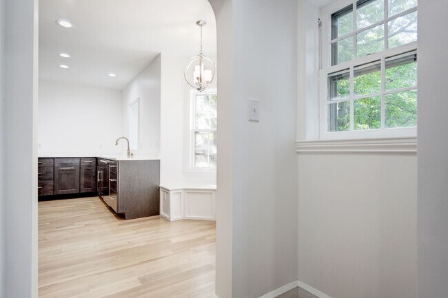 Building Photo - Updated 4 BD, 3.5 BA Stately Colonial on Kalmia RD in NW DC!!