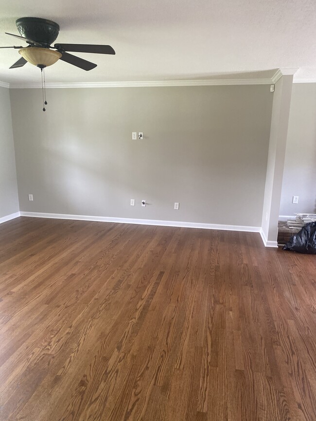 Building Photo - 704 Smith Way