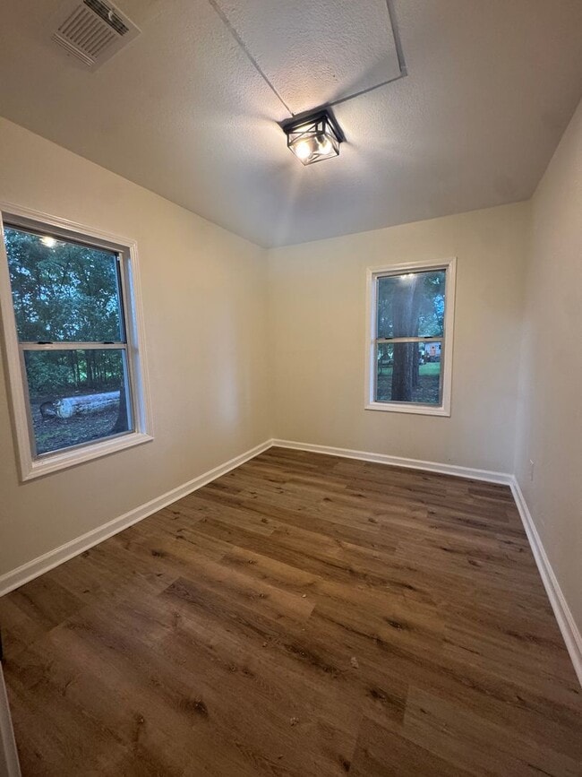 Building Photo - 3 Bed / 1 Bath between Jonesboro and Lake City