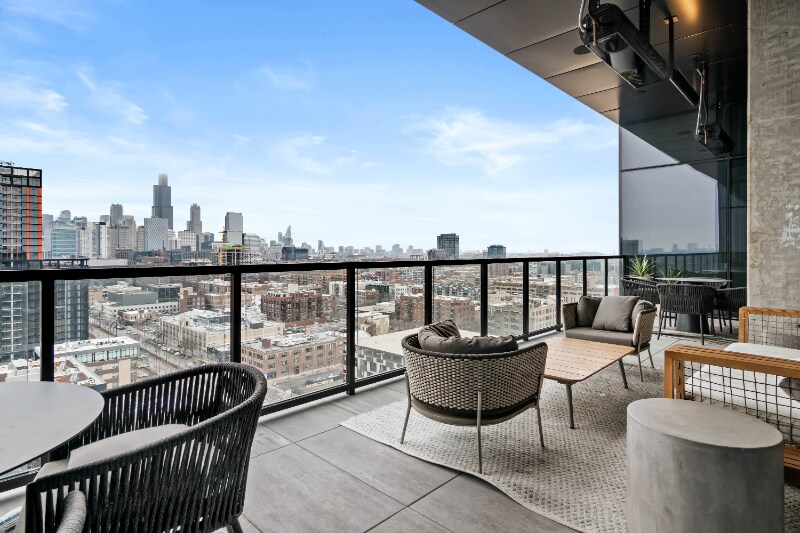 Building Photo - 1415 W Randolph St