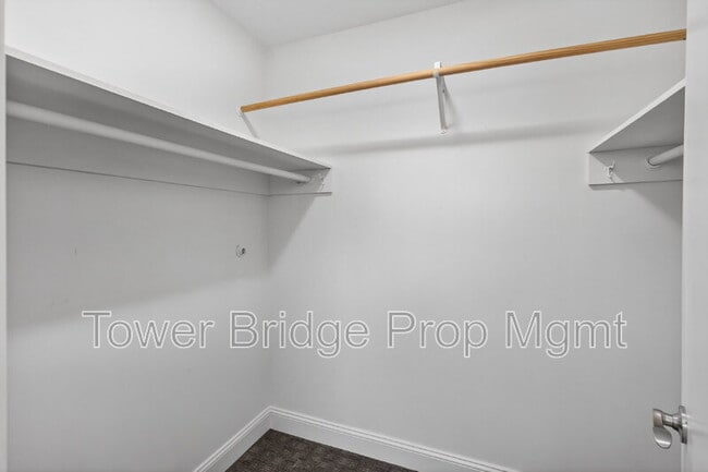 Building Photo - 3937 Orangewood Dr