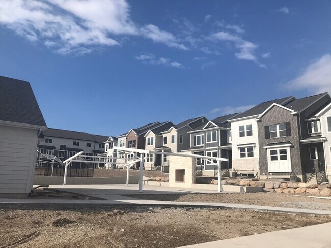 Building Photo - 3600 W 1700 N