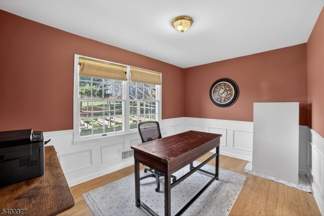 Building Photo - 7 Sun Valley Way