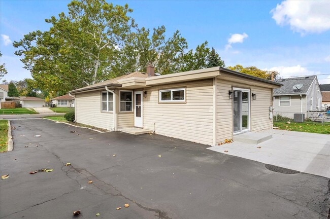 Building Photo - 3604 Owl Dr