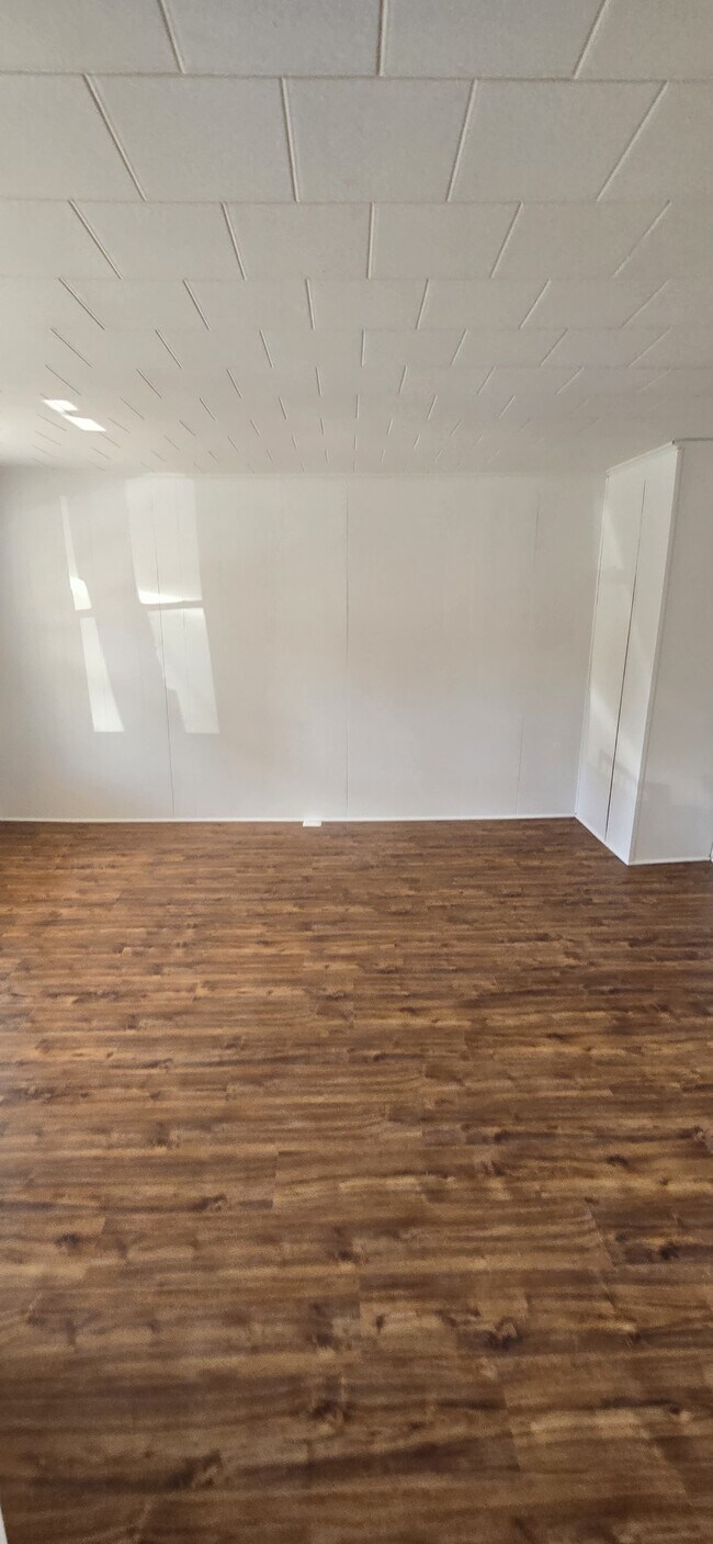 Building Photo - 214 N State St