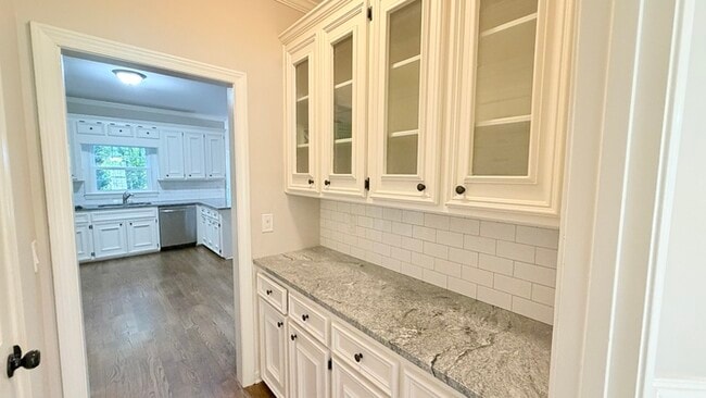 Building Photo - 10575 Aviary Dr