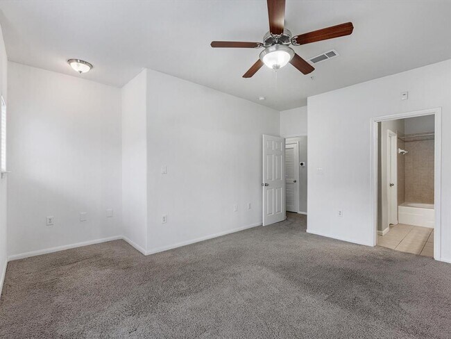 Building Photo - 9200 Westheimer Rd