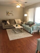 Building Photo - 224 Cook St