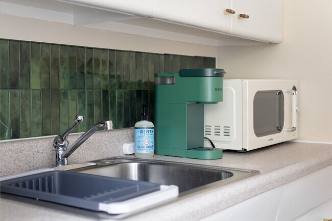 Building Photo - 5248 SE Stark St