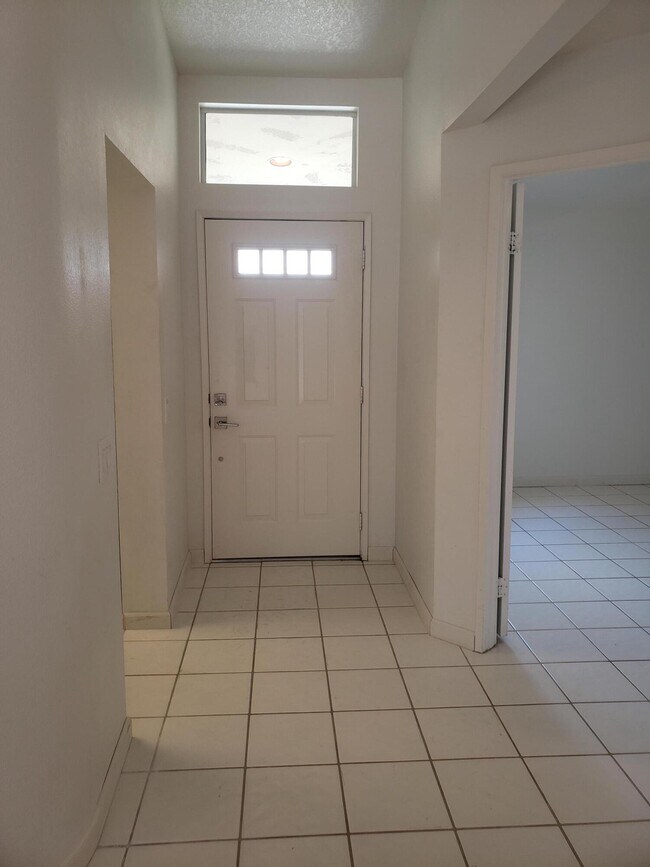 Building Photo - 136 Desert Falls Dr E