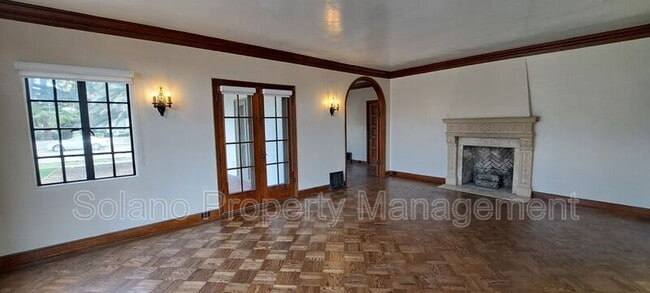 Building Photo - 290 E B St