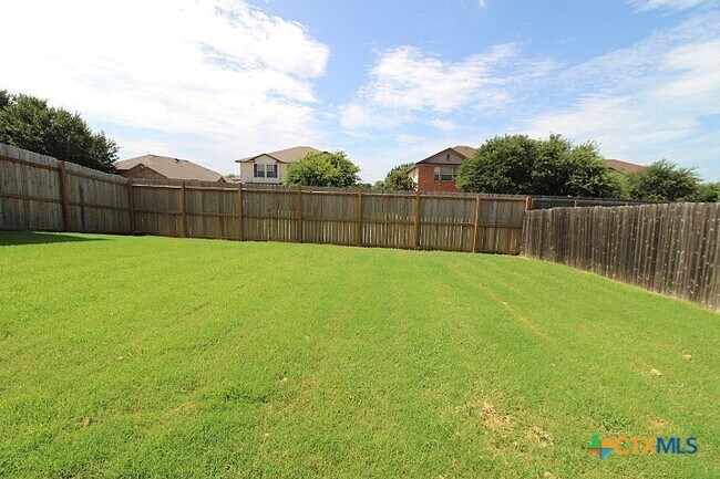 Building Photo - 6401 Nessy Dr