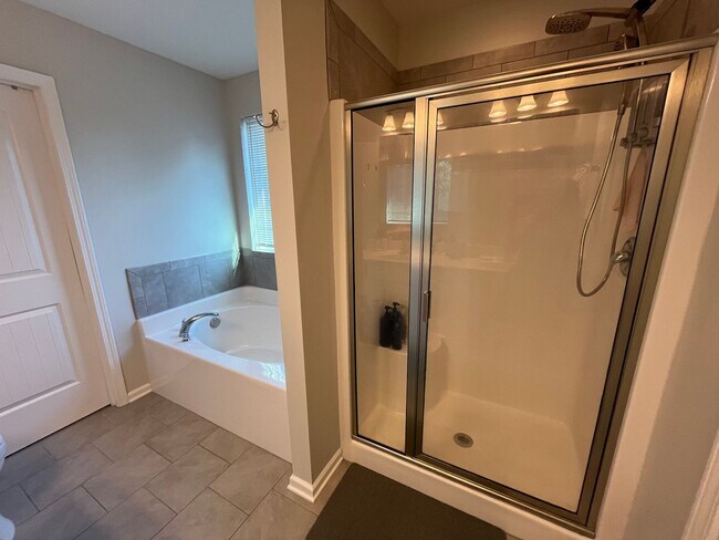 Building Photo - 5040 W Chandler Heights Dr