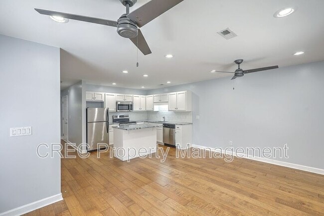 Building Photo - 2882 Mackenzie Ct