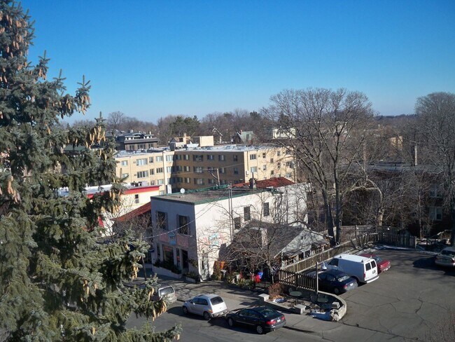 Building Photo - 2800 W 44th St