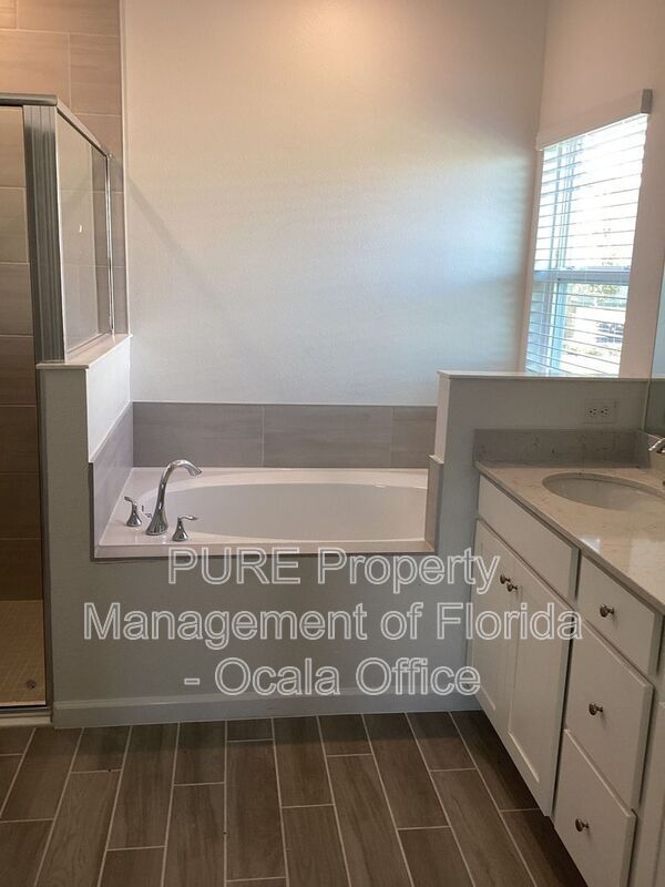 Building Photo - 9241 SW 58th Cir