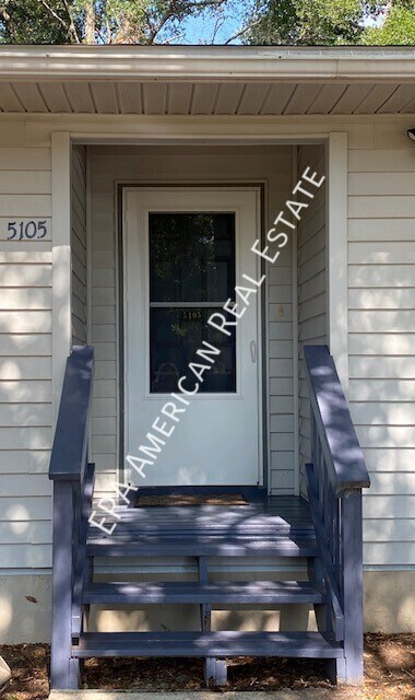 Building Photo - Move in Special!