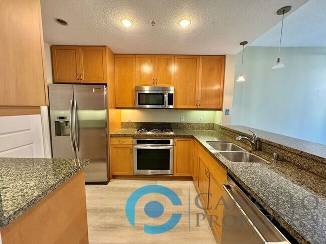 Building Photo - 850 Beech St