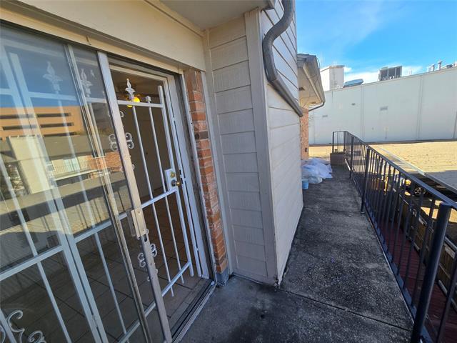 Building Photo - 8071 Meadow Rd