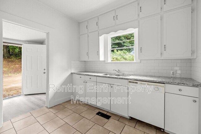 Building Photo - 5316 Court I