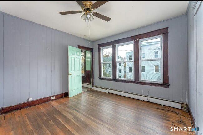 Building Photo - 146 Charles St