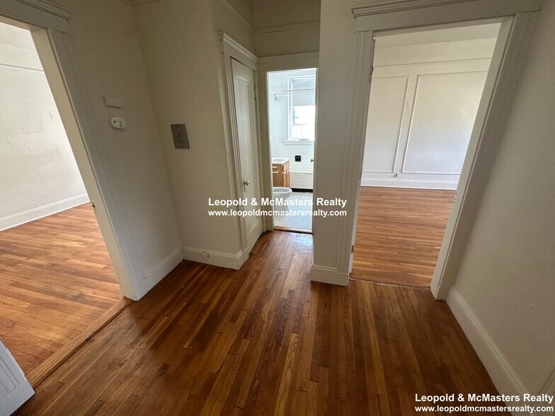 Building Photo - 309 Summit Ave