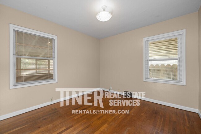 Building Photo - Tahoe Park Charmer with remodeled kitchen