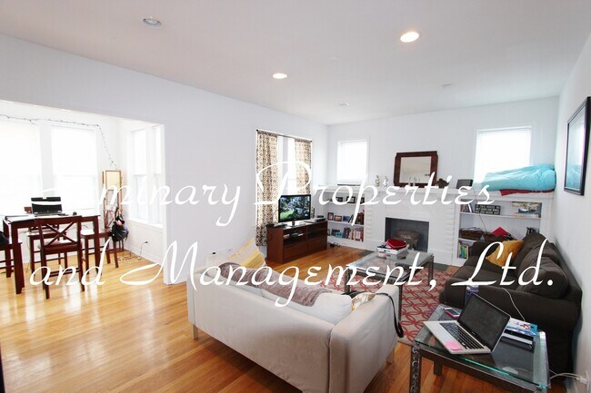 Interior Photo - 3453 N Bosworth Ave