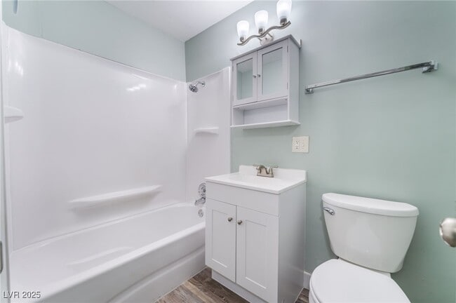 Building Photo - 2112 S Van Patten Pl