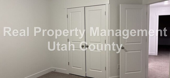 Building Photo - 891 N 1120 E