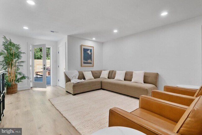 Building Photo - 851 Bacon Hall Rd