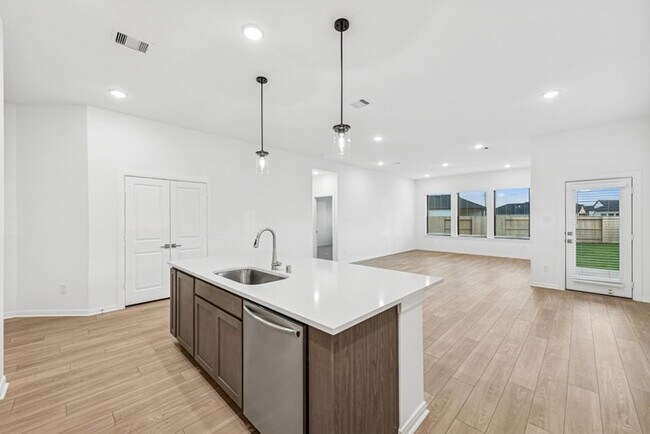 Building Photo - 326 Prairie Warbler St