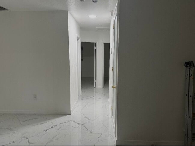 Building Photo - 20701 NW 34th Ct