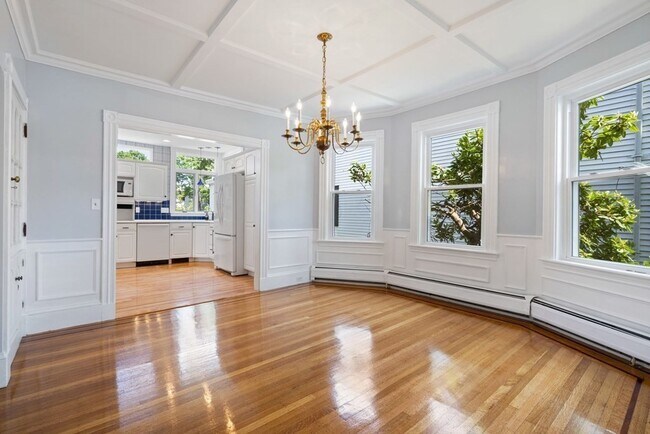 Building Photo - 68 Elm St