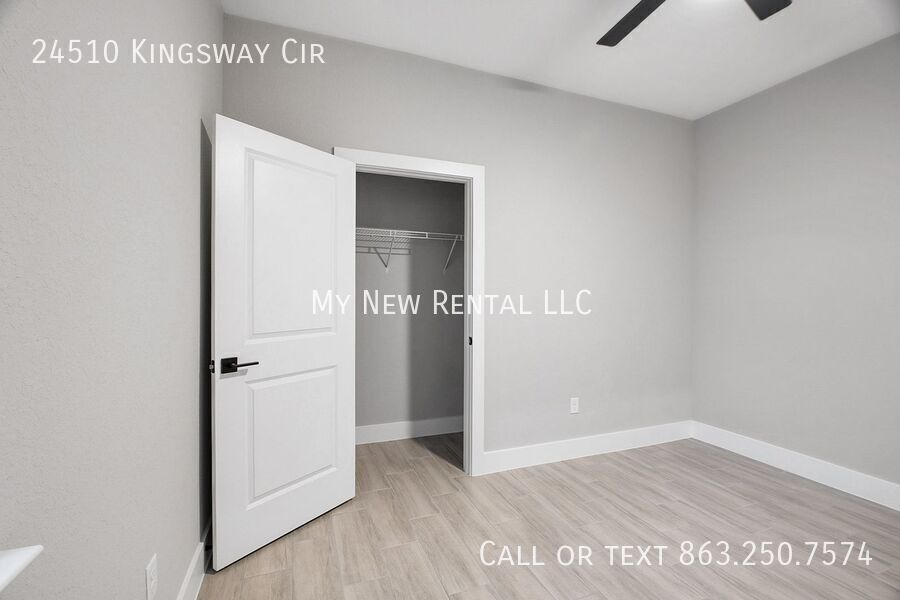 Building Photo - 24510 SW Kingsway Cir