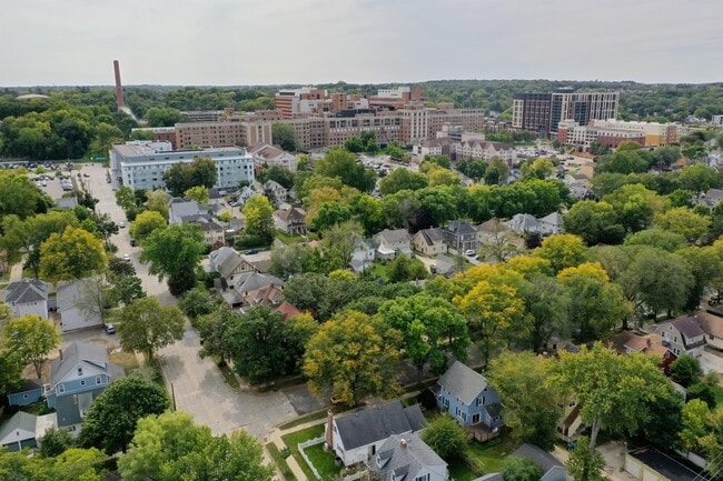 Building Photo - 1103 1st St NW