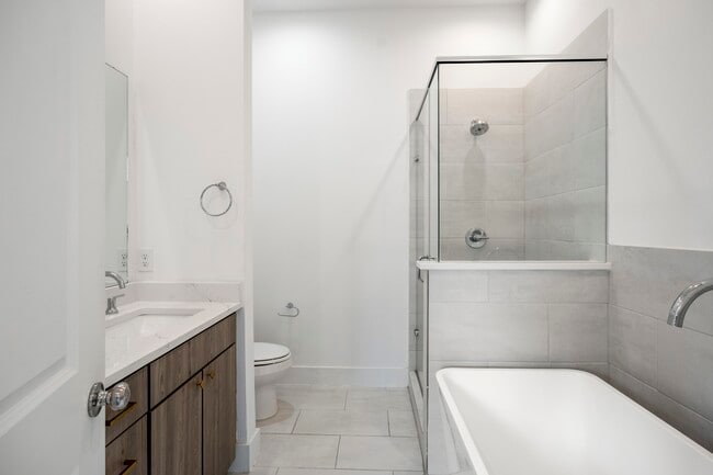 Building Photo - 594 Janisch Rd