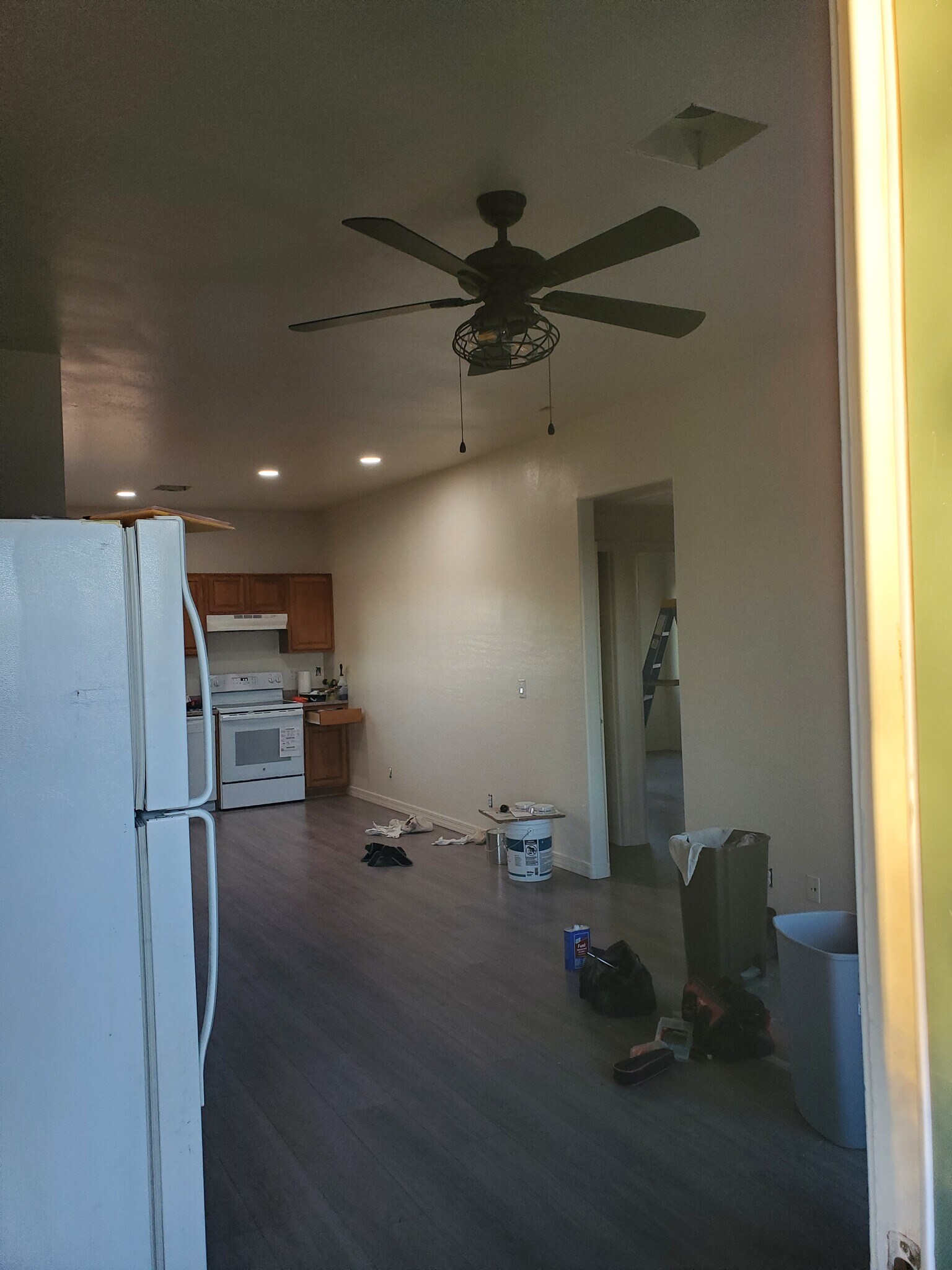 Building Photo - 9820 E La Palma Ave