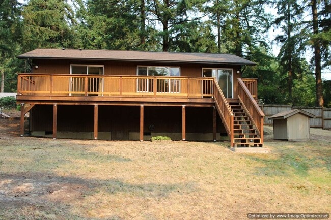 Building Photo - Charming 3-Bedroom Rambler with Spacious Y...